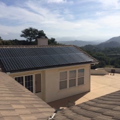 11.0千瓦太阳能电力系统在山谷中心，加利福尼亚州