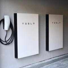 Tesla PowerWalls与Tesla EV充电器